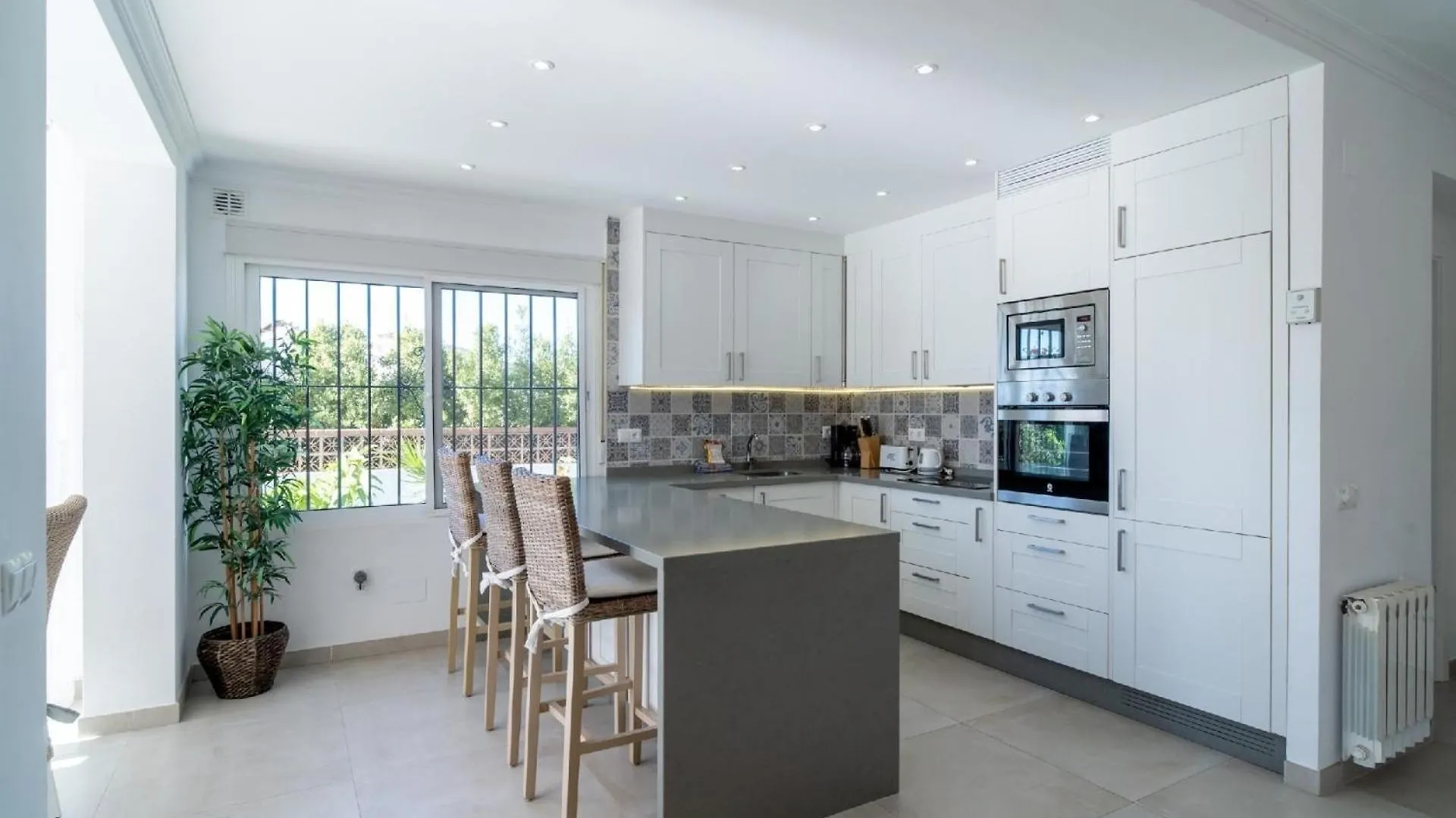 Apartamento Ferienwohnung Fuer 5 Personen Ca 100 Qm In Nerja, Andalusien Costa Del Sol